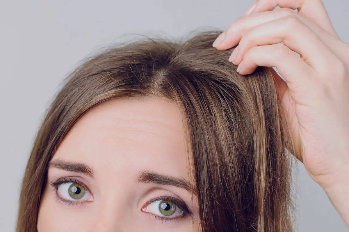 frauen styling tipps - scheitelwechsel